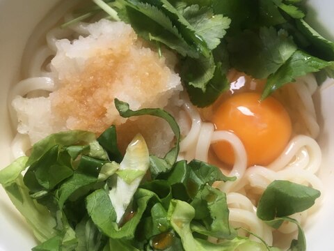 三つ葉、サラダ菜のおろし釜玉うどん